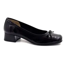 Ivoire ballerinasko med svarte skinnremmer - %shop-name% - %price%