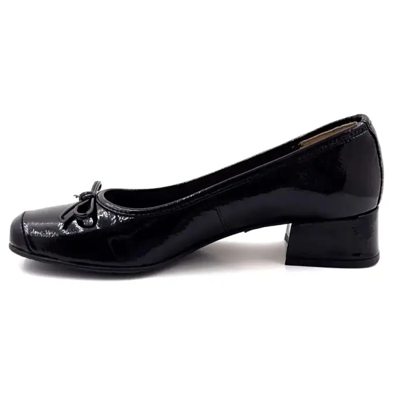 Ivoire Ballerina Flats with Black Leather Straps - %shop-name% - %price%