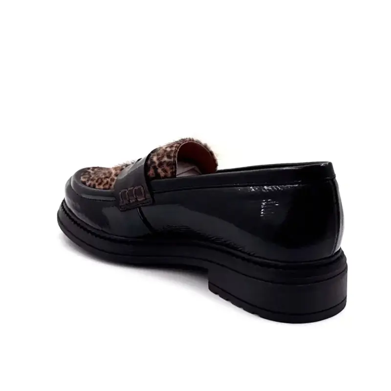 Mocasini din piele CV6400 R Ivoire cu imprimeu de leopard negru - %price%