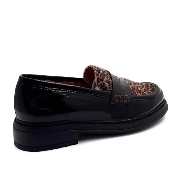 Mocasini din piele CV6400 R Ivoire cu imprimeu de leopard negru - %price%