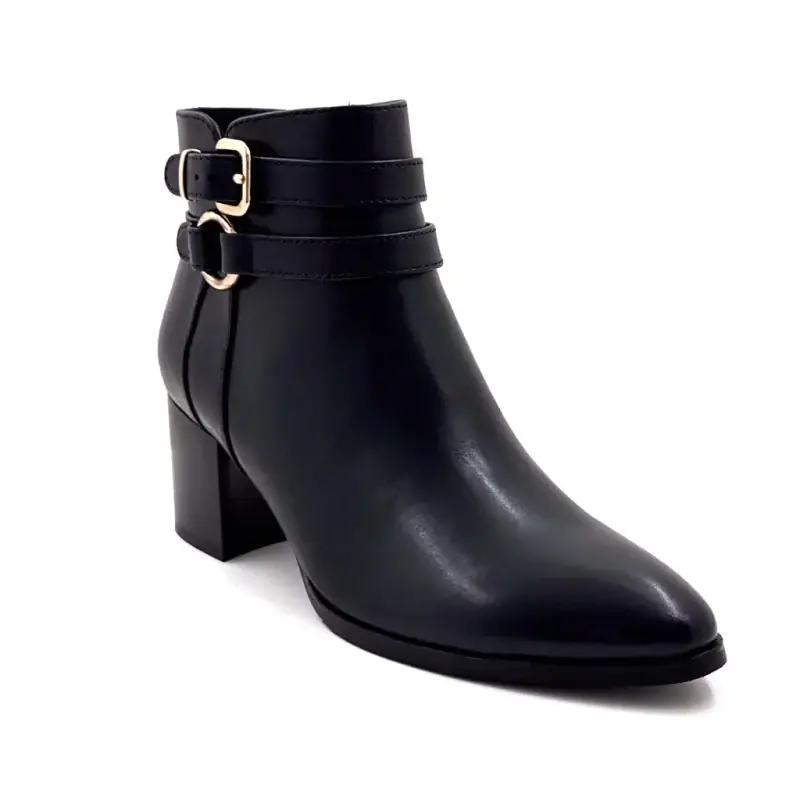 Botas de cano curto Regarde le Ciel, modelo Taylor-45, em couro preto - %shop-name%