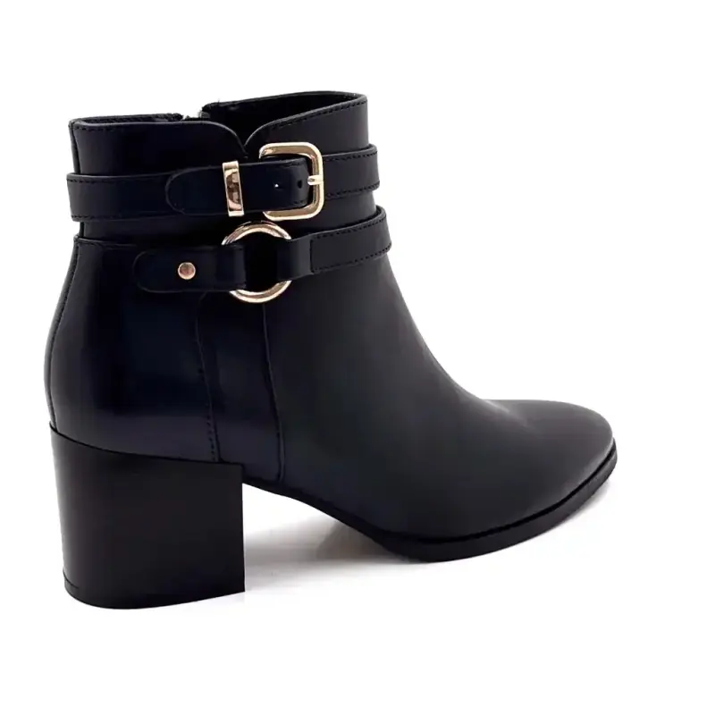 Botas de cano curto Regarde le Ciel, modelo Taylor-45, em couro preto - %shop-name%